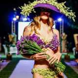 �Ci� che ci ha sempre contraddistinto � la capacit� di essere creativi per� rinnovandoci, dato che questo � un mondo in continuo cambiamento, proprio come l�arte � commenta Tina -. Partecipiamo ad esempio a scenografie per sfilate di moda�